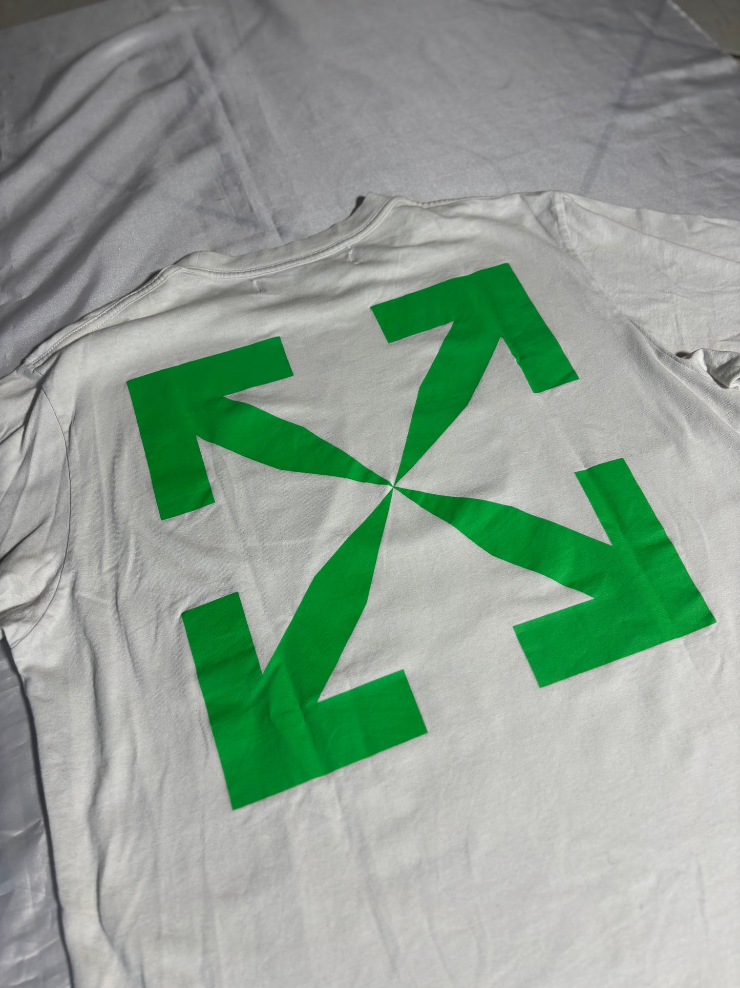 T-Shirt Off-White-Size L-Condizioni 8/10