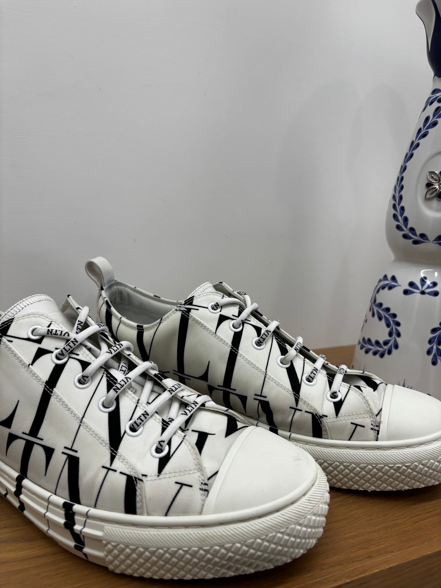 Valentino-Size 43-Condizioni 8/10