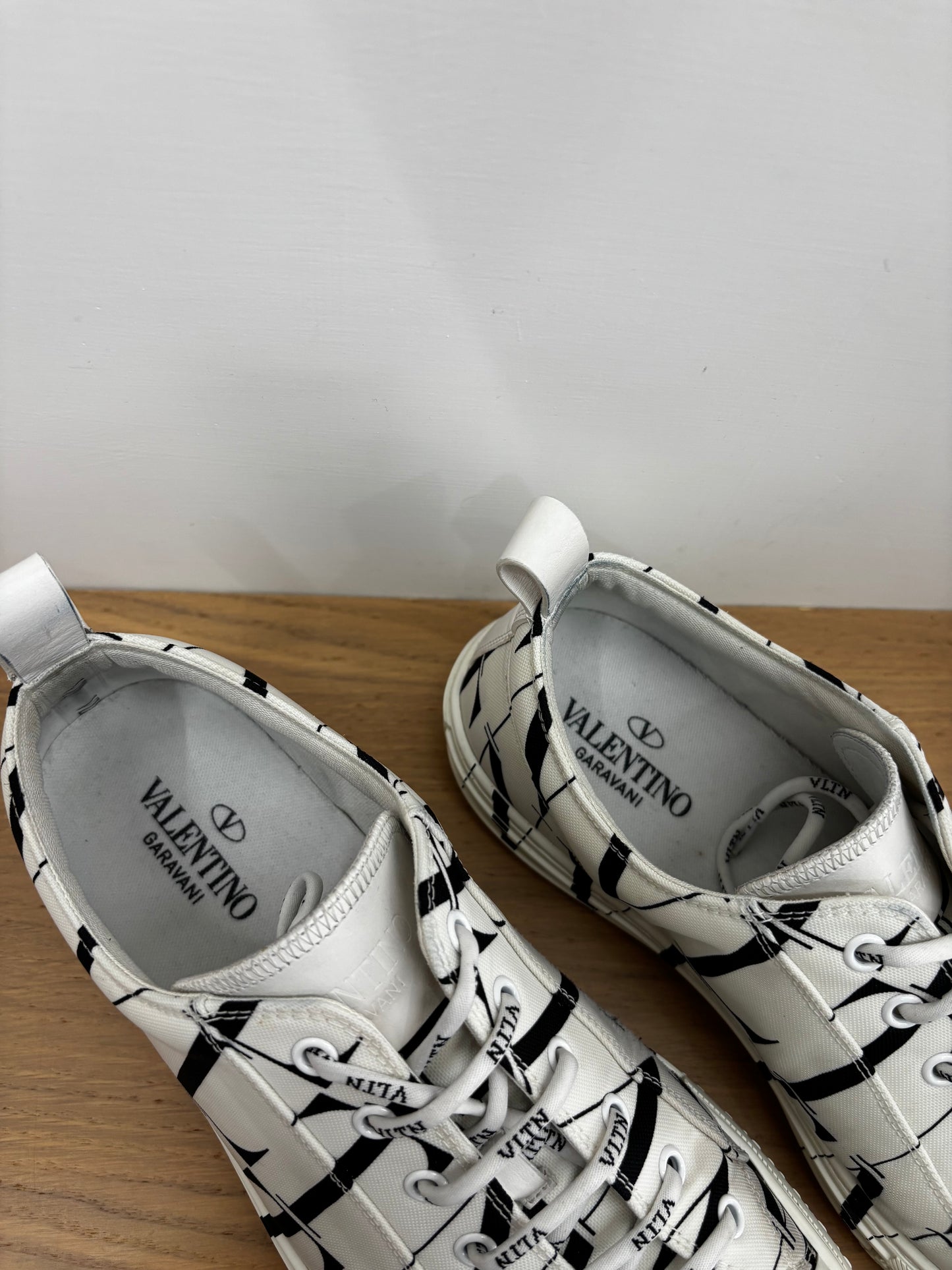 Valentino-Size 43-Condizioni 8/10
