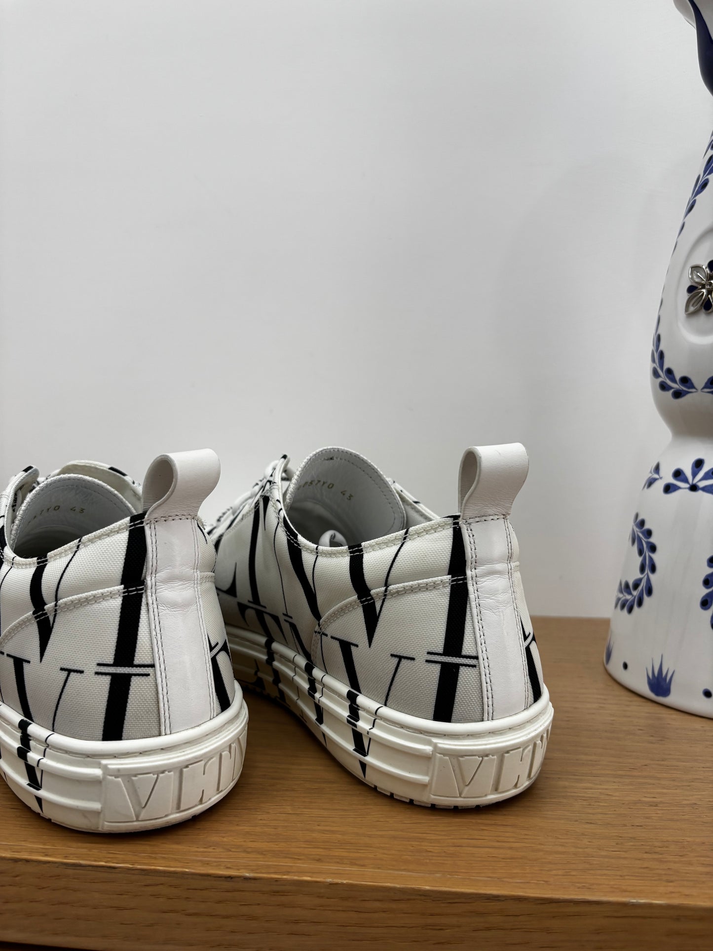 Valentino-Size 43-Condizioni 8/10