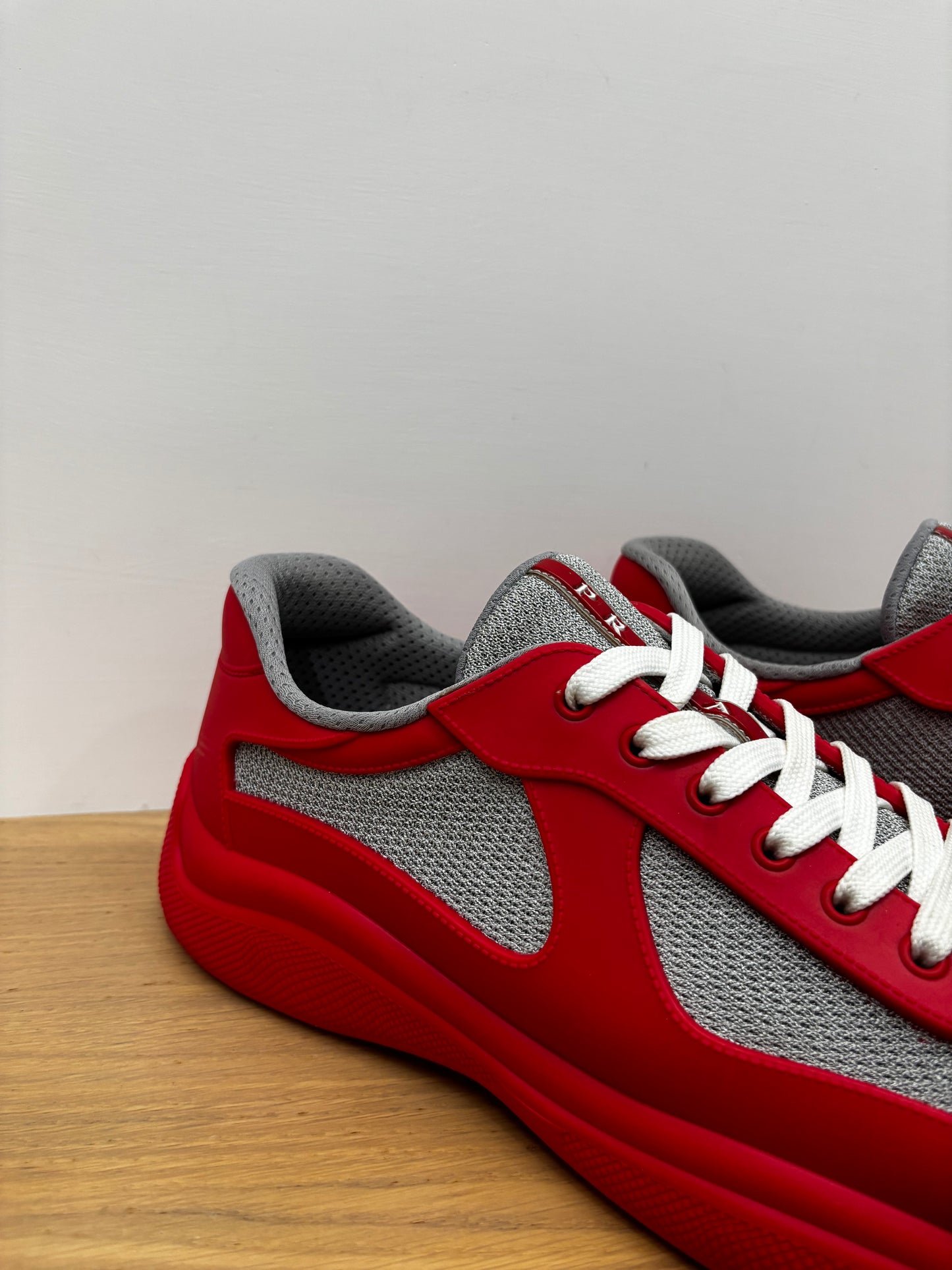 Prada Cup-Size 43-Condizioni 9/10