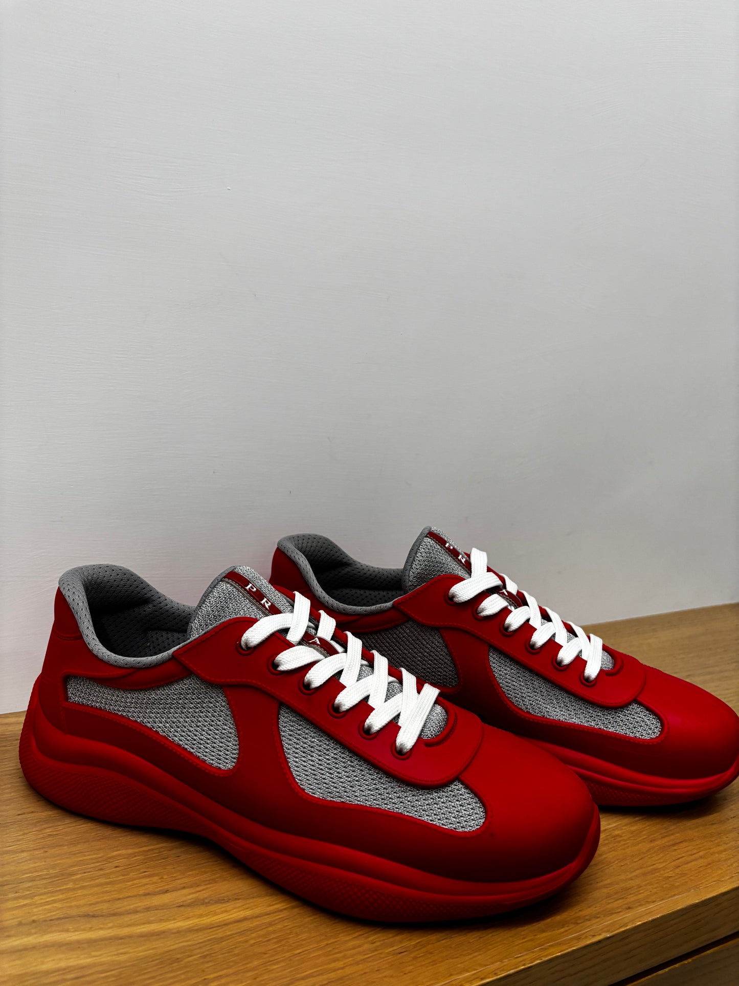 Prada Cup-Size 43-Condizioni 9/10