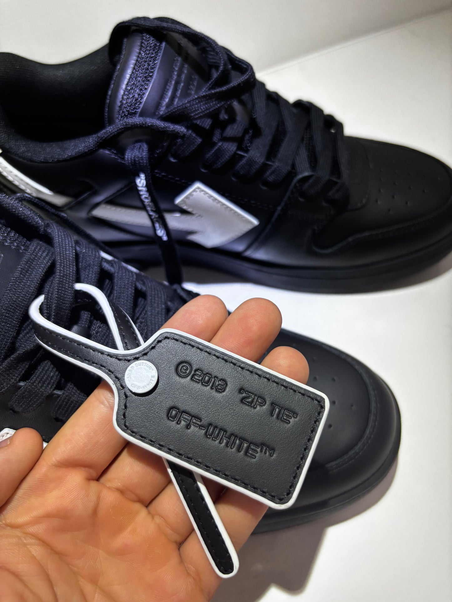 Off-White ‘’OOO’’-Size 41-Condizioni 10/10