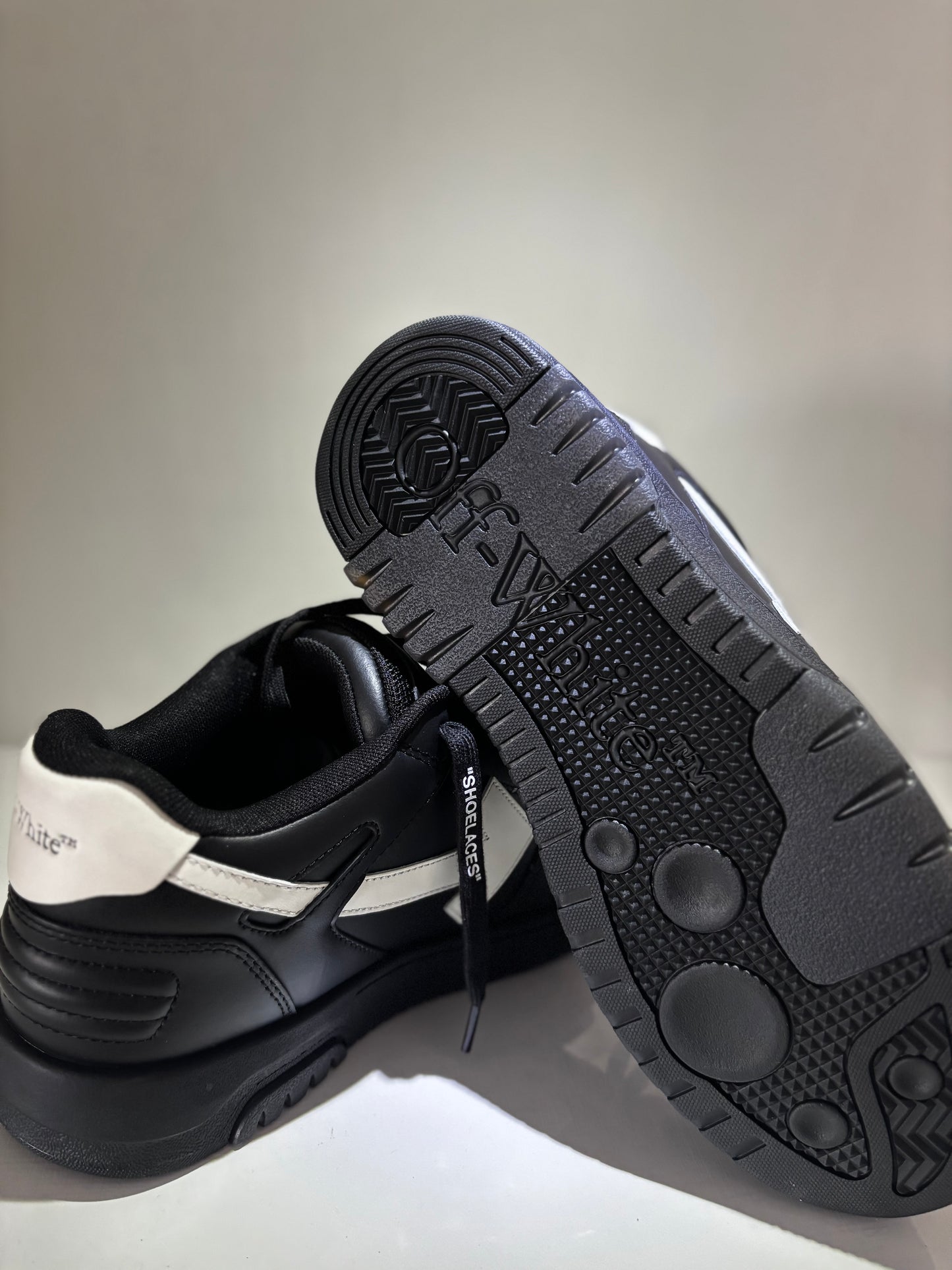 Off-White ‘’OOO’’-Size 41-Condizioni 10/10